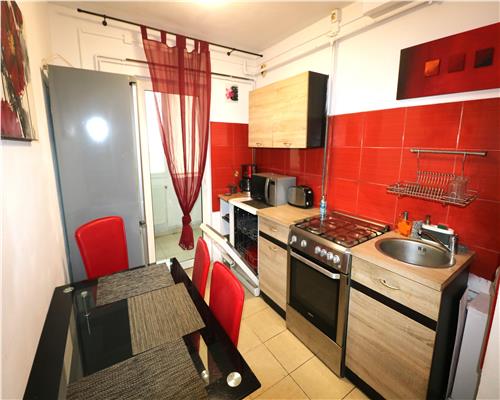 apartament 3 camere , centrala proprie , zona girocului Timisoara