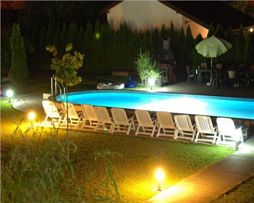 Apartament 3 camere, curte privata cu piscina in Dumbravita