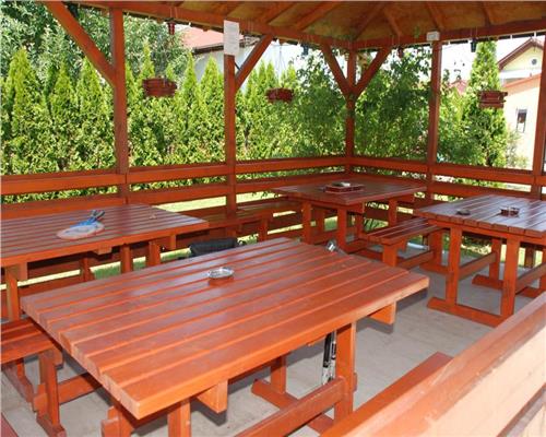 Apartament 3 camere, curte privata cu piscina in Dumbravita
