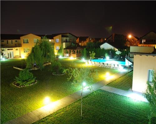 Apartament 3 camere, curte privata cu piscina in Dumbravita
