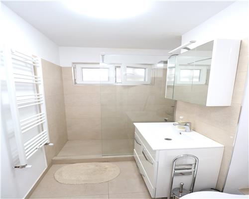 Apartament cu 3 camere, centrala proprie , zona Circumvalatiunii