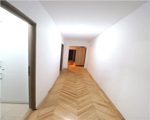 Apartament cu 3 camere, centrala proprie , zona Circumvalatiunii