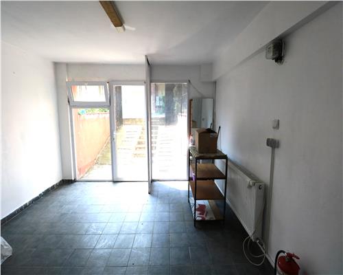 Spatiu comercial 20mp , zona Lipovei
