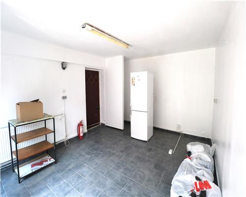 Spatiu comercial 20mp , zona Lipovei