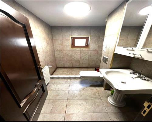 Apartament 2 camere , centrala proprie , zona Lunei