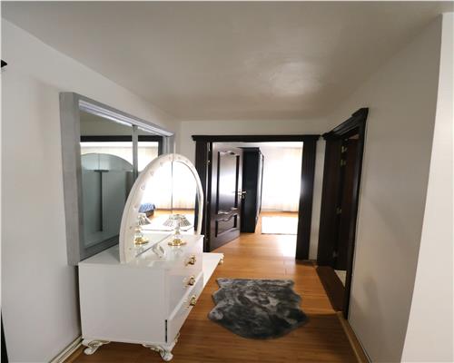 Apartament 2 camere , centrala proprie , zona Lunei