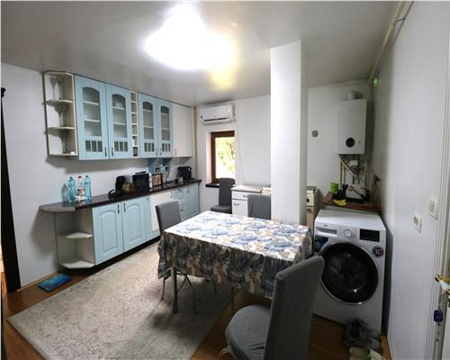 Apartament 2 camere , centrala proprie , zona Lunei