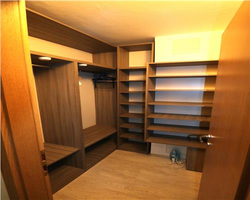 Apartament 3 camere decomandat, centrala proprie , zona Lipovei
