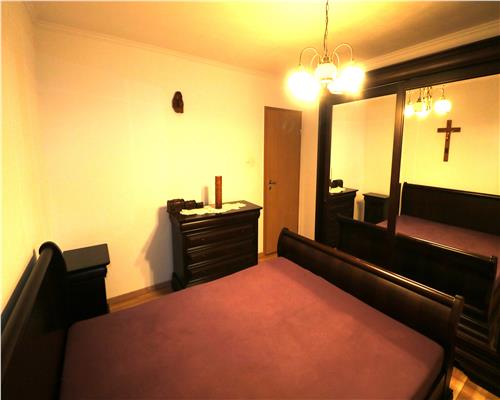 Apartament 3 camere decomandat, centrala proprie , zona Lipovei