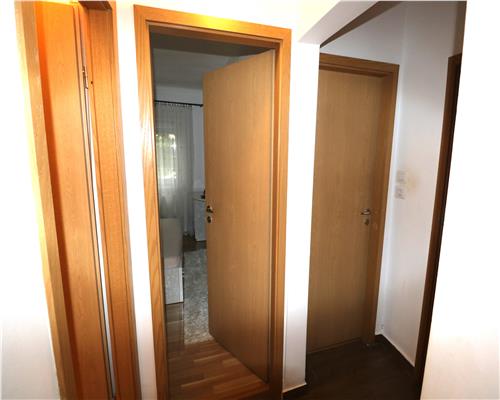Apartament 3 camere decomandat, centrala proprie , zona Lipovei