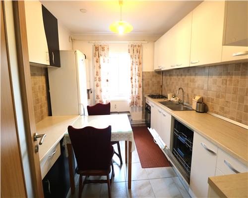 Apartament 3 camere, decomandat ,centrala proprie, zona Aradului