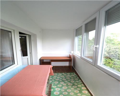 Apartament 3 camere, decomandat ,centrala proprie, zona Aradului