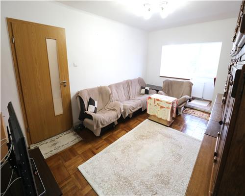 Apartament 3 camere, decomandat ,centrala proprie, zona Aradului