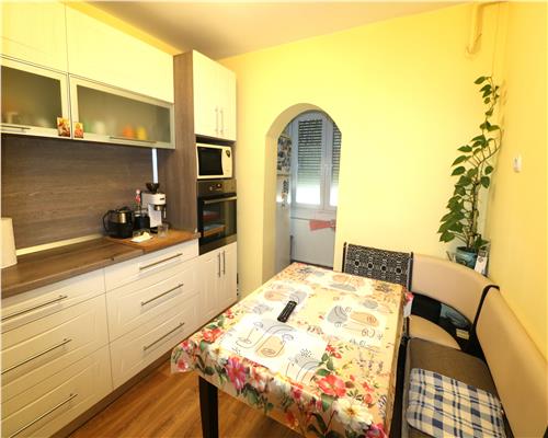 apartament 3 camere, decomandat , 78 mp+18mp boxa, in zona girocului Timisoara