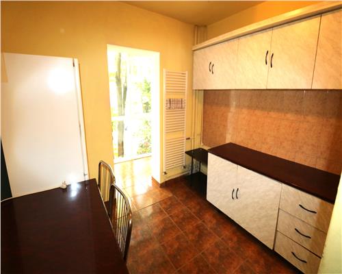 Apartament 2 camere, decomandat, centrala proprie , zona Lipovei