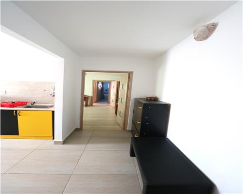 Apartament 2 camere , zona Aradului