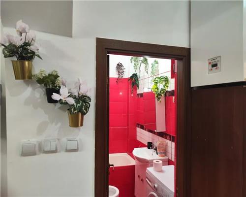 Apartament 2 camere + terasa proprie , centrala proprie , zona Garii
