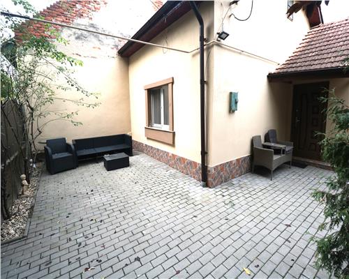 Casa , 2 camere,  zona Brancoveanu