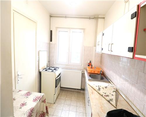 Apartament 3 camere , centrala proprie , zona Sagului
