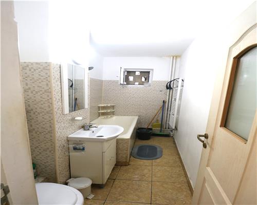 Apartament 3 camere , centrala proprie , zona Take Ionescu