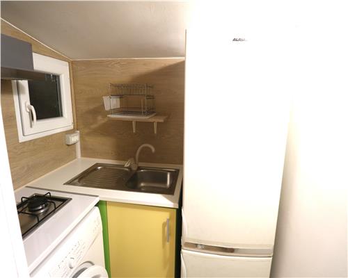 Apartament cu 1 camera, centrala proprie, zona Punctele Cardinale