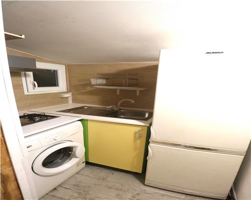 Apartament cu 1 camera, centrala proprie, zona Punctele Cardinale