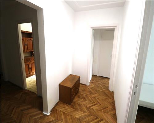 Apartament 3 camere, centrala proprie,  Complexul Studentesc
