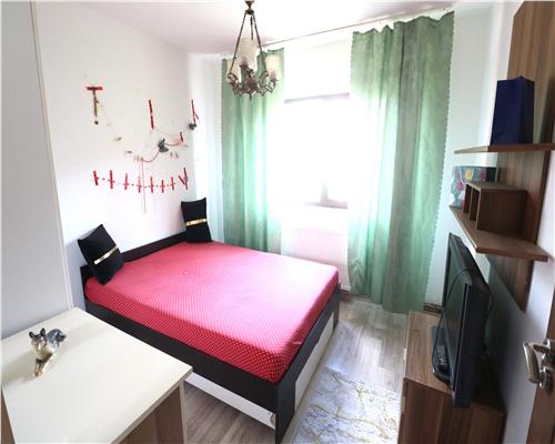 Apartament 3 camere , centrala proprie , zona Dambovita