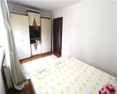 Apartament 3 camere , centrala proprie , zona Dambovita