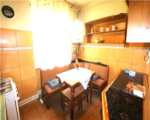 Apartament 2 camere, centrala proprie, zona Take Ionescu