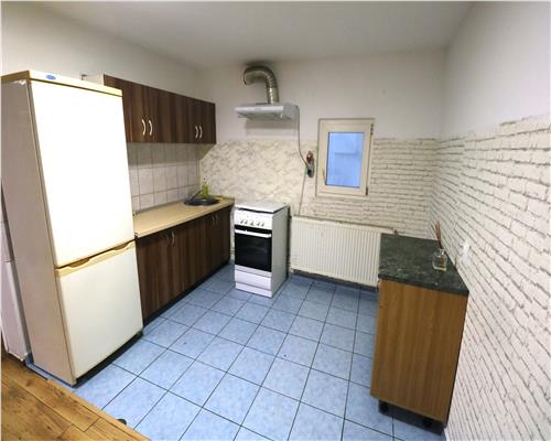 Apartament cu 3 camere, centrala proprie , zona Mehala