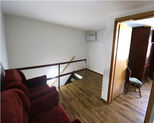 Apartament cu 3 camere, centrala proprie , zona Mehala