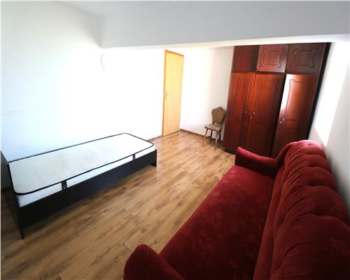 Apartament cu 3 camere, centrala proprie , zona Mehala