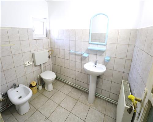 Apartament cu 3 camere, centrala proprie , zona Mehala