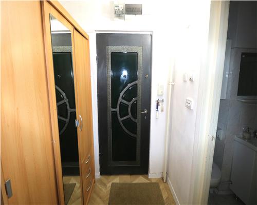 Apartament 1 camera , centrala proprie , zona centrala