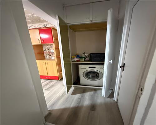Apartament 2 camere , centrala proprie , zona Girocului