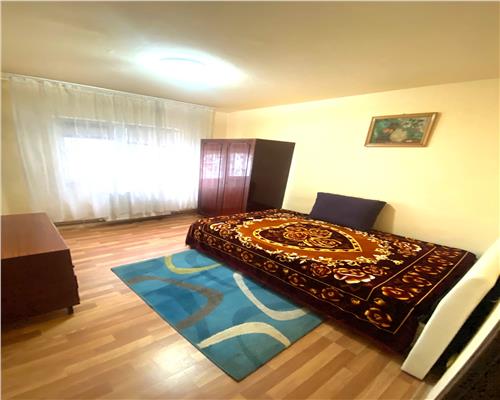 Apartament 3 camere , centrala proprie , zona Soarelui