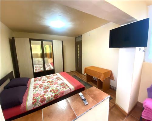 Apartament 3 camere , centrala proprie , zona Soarelui