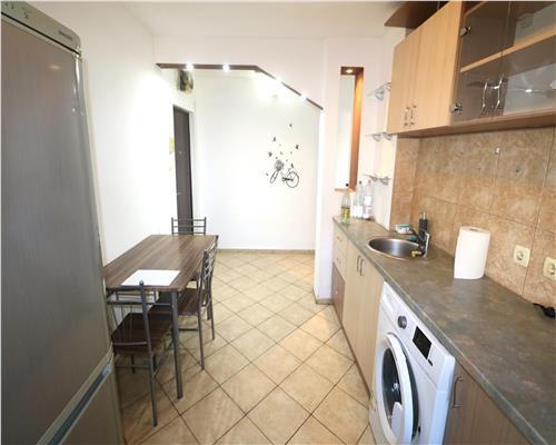 Apartament 2 camere , centrala proprie , zona Complexului Studentesc