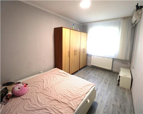 Apartament 3 camere, centrala proprie, decomandat, zona Dacia