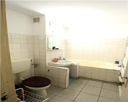 Apartament cu 2 camere, centrala proprie, zona Lipovei