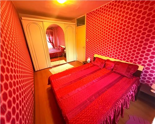 Apartament 3 camere ,  zona Aradului
