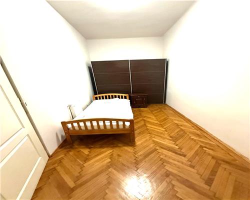 Apartament 3 camere, zona Centrala