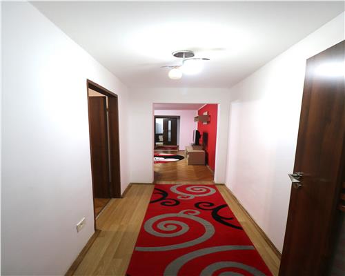 Apartament 3 camere ,centrala proprie , zona Girocului