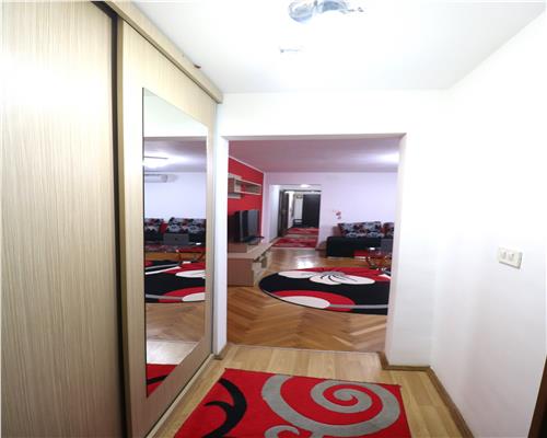 Apartament 3 camere ,centrala proprie , zona Girocului